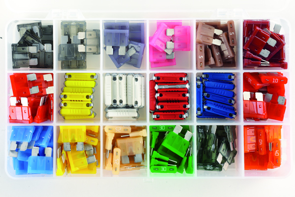 Купить Tesla FCTMULTIBOX Предохранители плоские ATO, торпедо MULTIBOX FC-60шт.; FT-155шт.